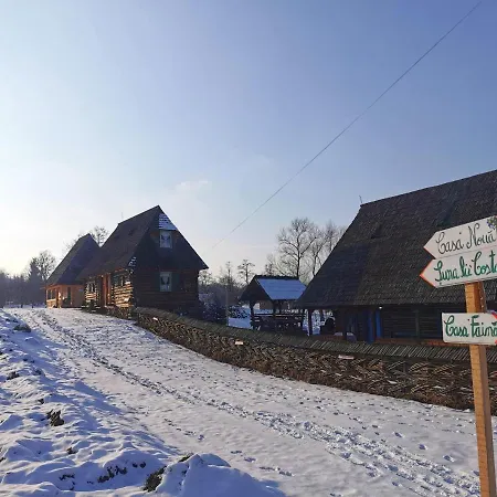 Complex Traditional Casa Din Vale Гостевой дом