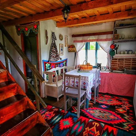 Complex Traditional Casa Din Vale Гостевой дом Breb